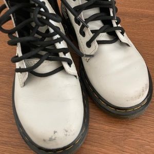 Y1 white dr.martens